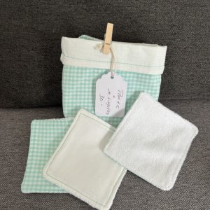 10 lingettes et panière